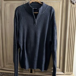 Men’s Lanesboro dark gray sweater